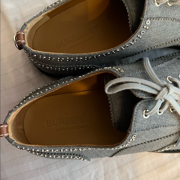 Authentic Burberry wingtip style shoes - Picture 4 of 5